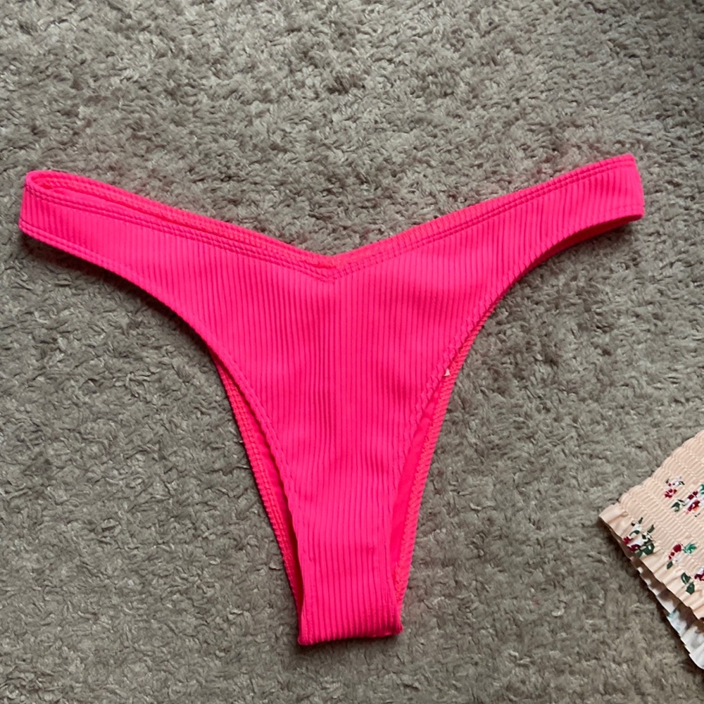 Pink Hollister high cut bikini bottoms. Size large